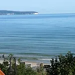 Helene - Nixe Mit Meerblick Und Strandkorb Am