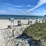 Helene - Nixe Mit Meerblick Und Strandkorb Am
